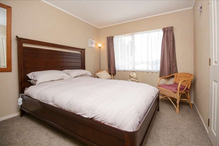 14 Lasque Place Glen Eden_13