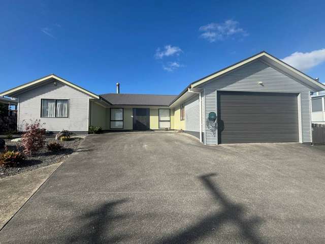 3 Bedroom with stunning views in Ruakaka