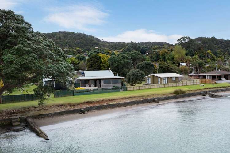 7 Foster Avenue Huia_20