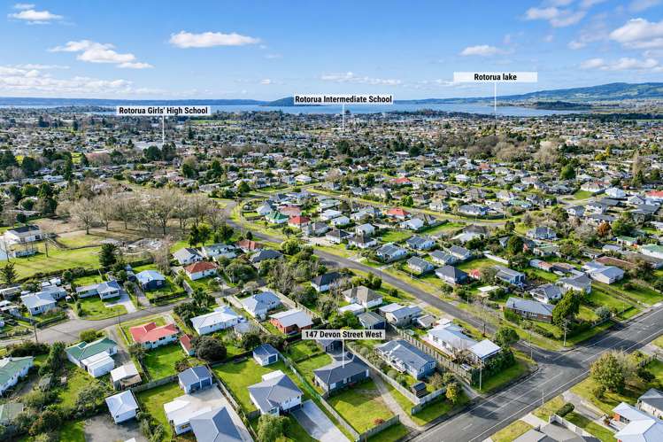 147 Devon Street West Hillcrest_37