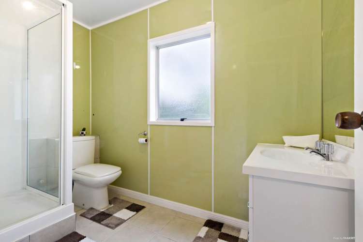 1/122 Rosier Road Glen Eden_9