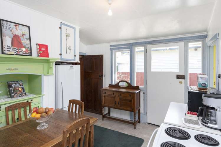 35 Colenso Street Sumner_9