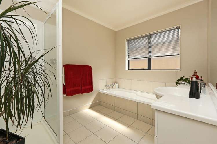 202 Frimley Oaks Frimley_11