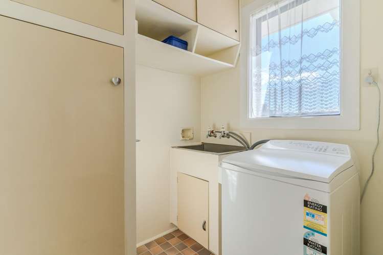 16 Esk Place Mosgiel_21