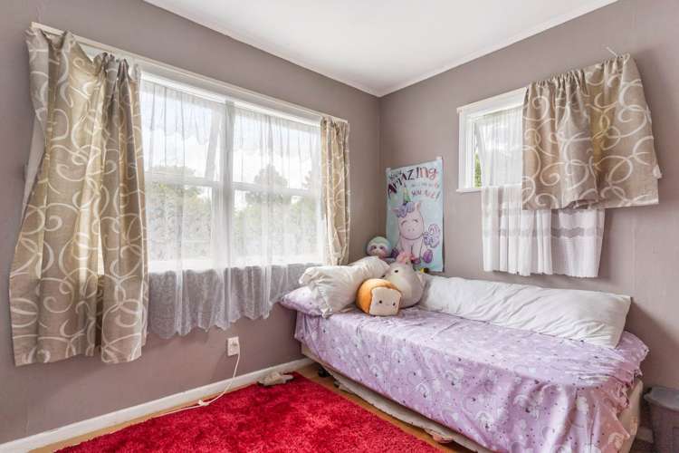 64 Clayton Avenue Otara_10