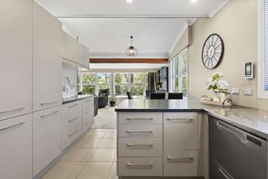 33 Waiatawa Road_4