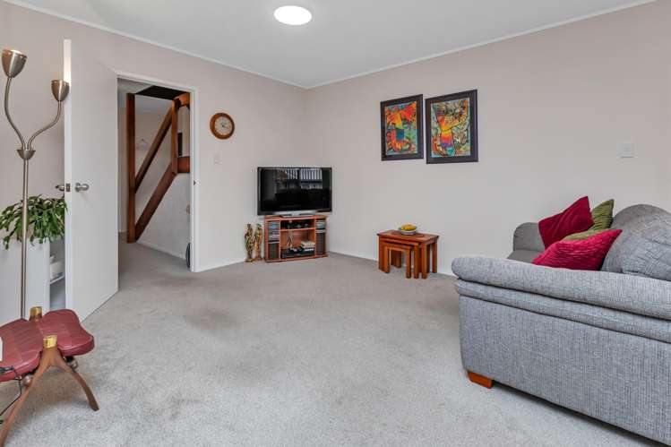 2/16 Cypress Gardens Place Onerahi_11