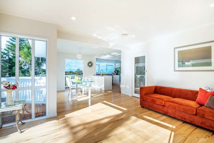 82 Seaview Road Castor Bay_11