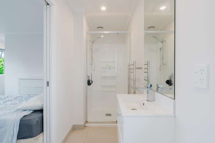 1/18 Pickering Crescent Chedworth_18