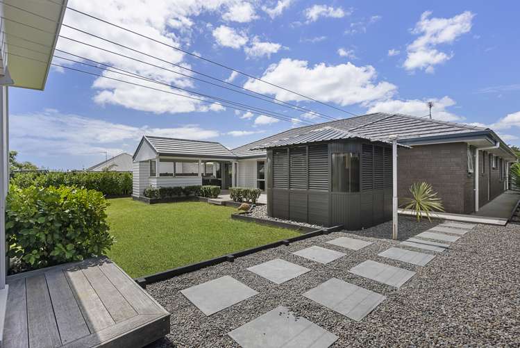 6 Defender Crescent Beachlands_31