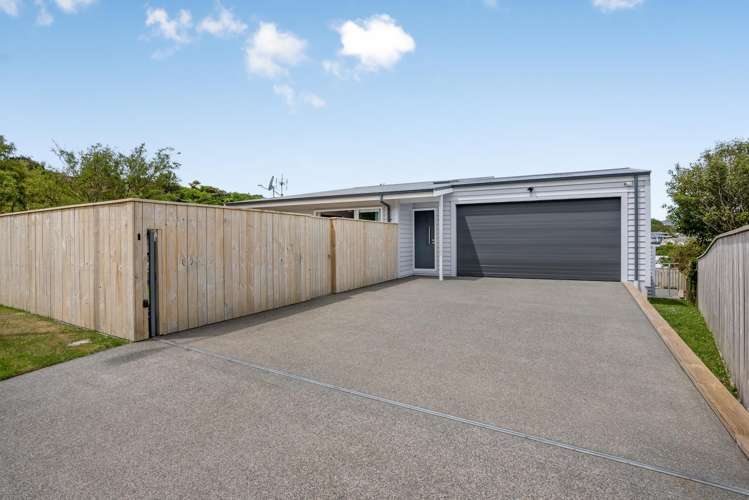 184 Dowse Drive Maungaraki_6