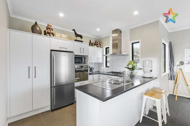 51 Fraser Colman Grove Wainuiomata_1