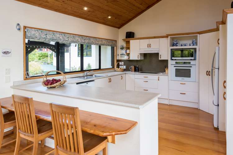 82 Harry Dreadon Road Opaheke_6