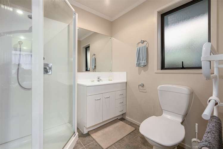 1 Chardonnay Rise Henderson_15