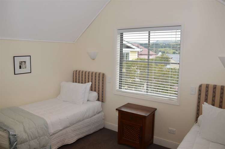 85m Beach Road Akaroa_6