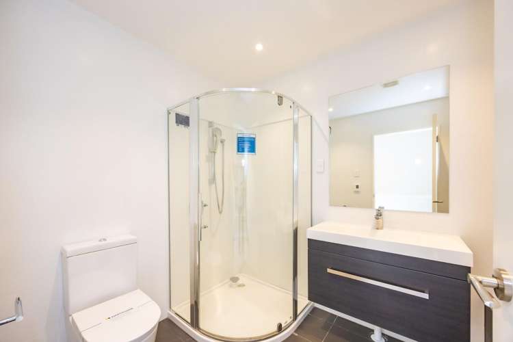 6 Henry Lloyd Place Silverdale_18