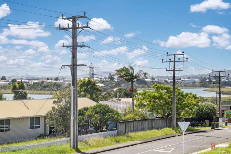 67 Divich Avenue Te Atatu South_16