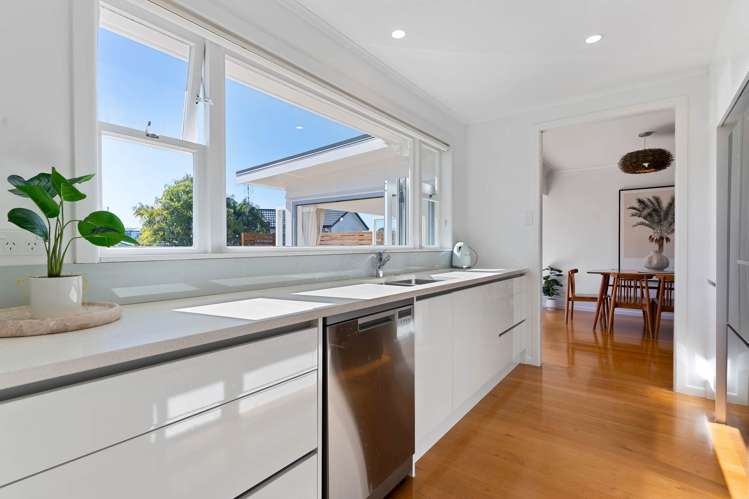 62 Howe Street_5