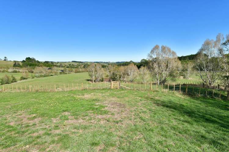 323 Kahikatea Flat Road Waitoki_32