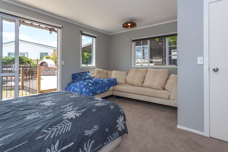 200 The Square Whangamata_18