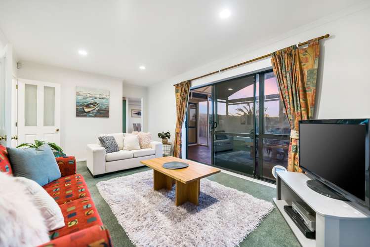 45 Chamari Close Titirangi_5