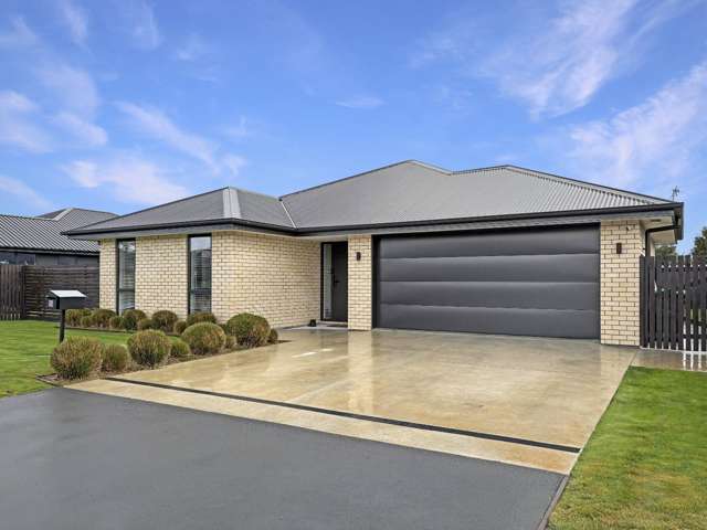LEESTON - 3 BEDROOMS