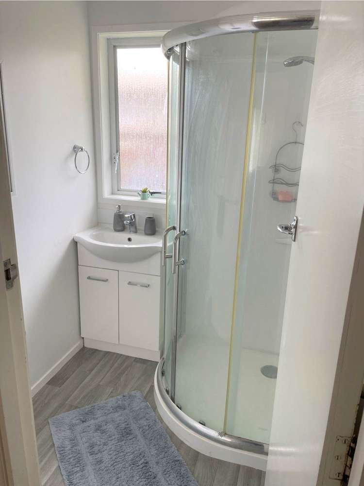 2/73 Moana Avenue One Tree Hill_4