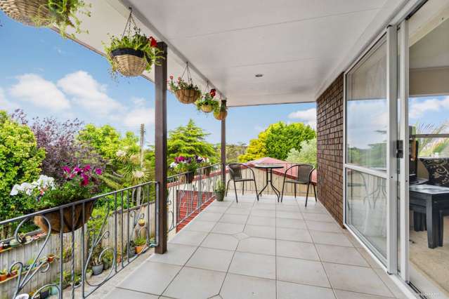 1/122 Rosier Road Glen Eden_1