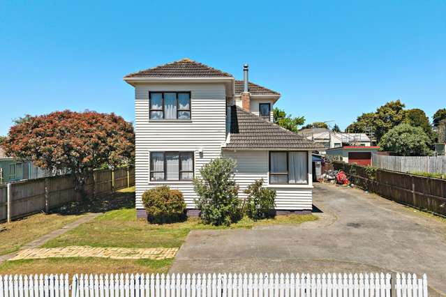 Family Home on 827sqm to Renovate or Develop