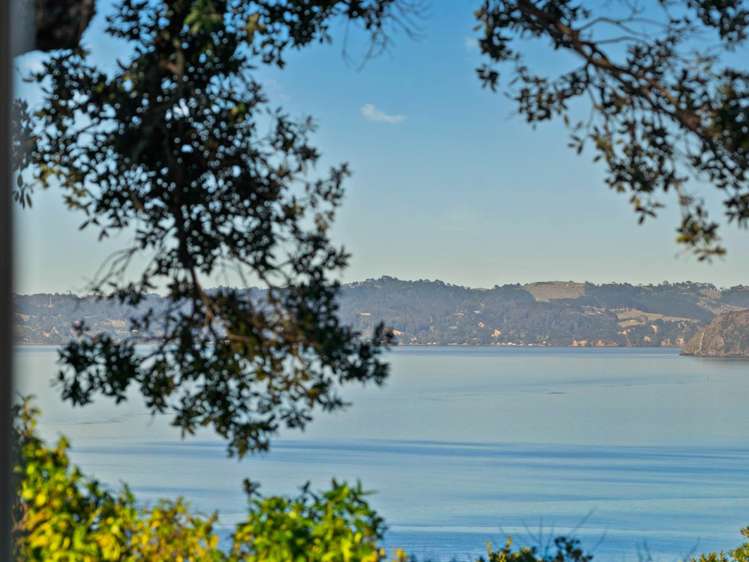 16 Arapito Road Titirangi_12