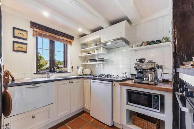 3/6 Quiet Woman Way Monaco_4