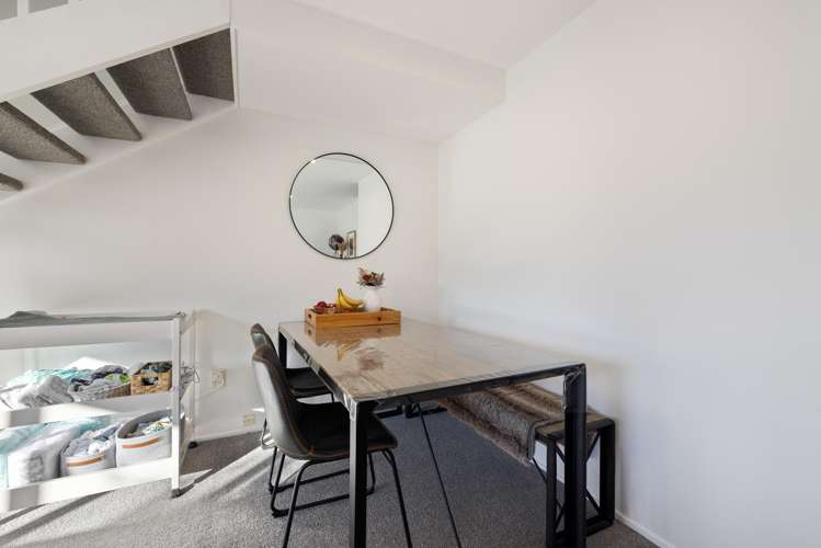 2/66 Clare Road_5