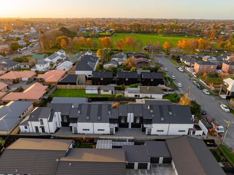 2/25 Allard Street St Albans_27