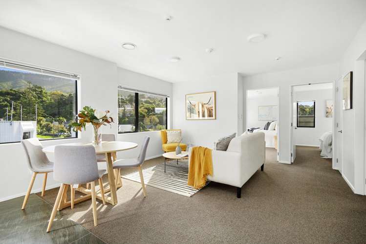 3/232 Main Road Tawa_1