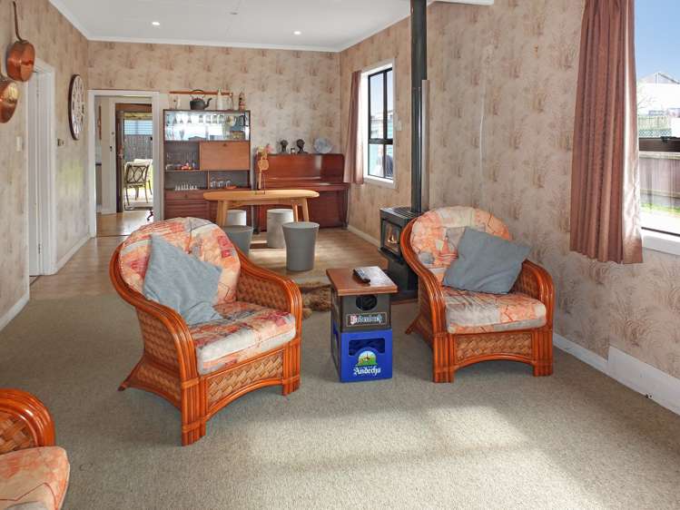 2 Huia Street Foxton Beach_10