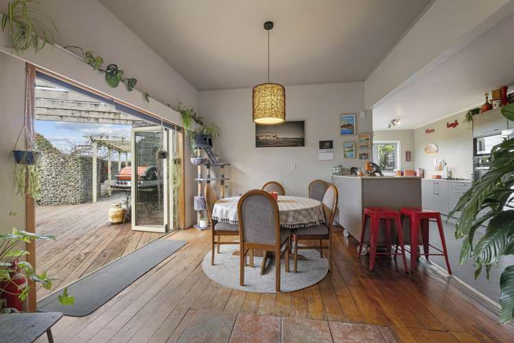 2071 South Road Otakeho_6