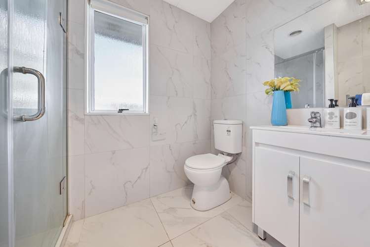 2/21 Kitewao Street Northcote_11