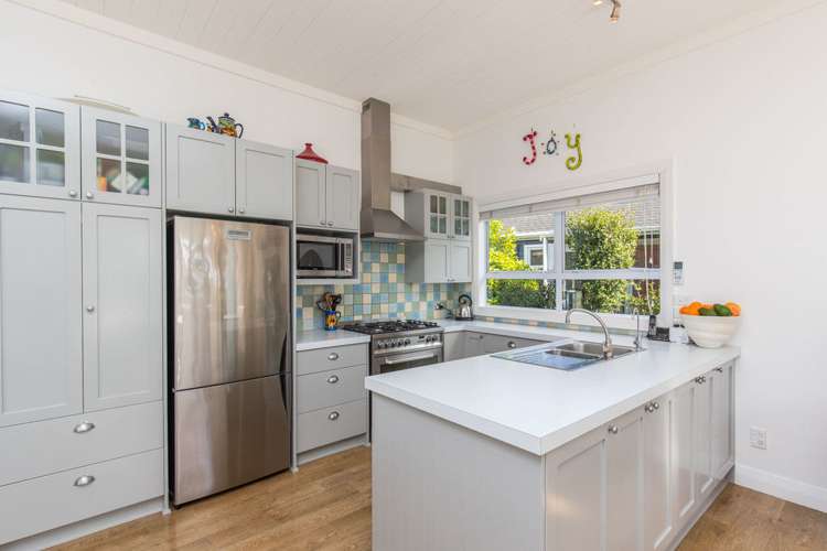 60 Marine Parade Mellons Bay_25