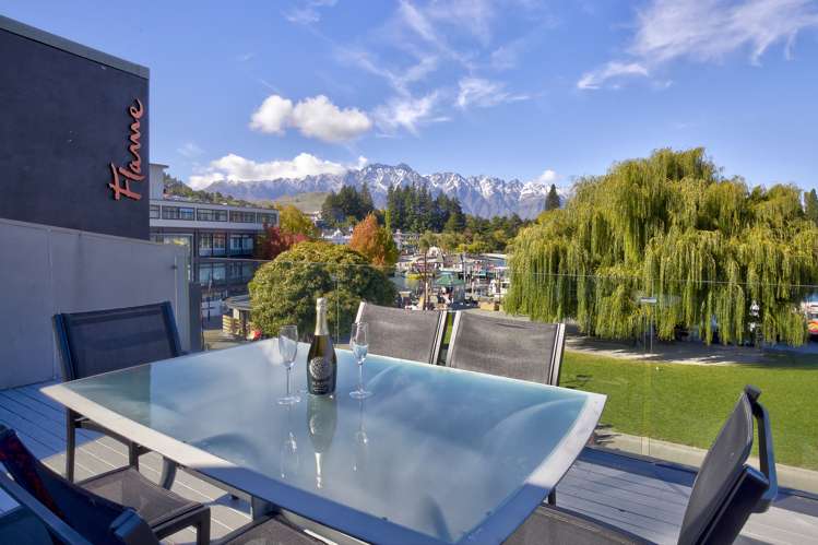 1/62g Shotover Street Queenstown_5