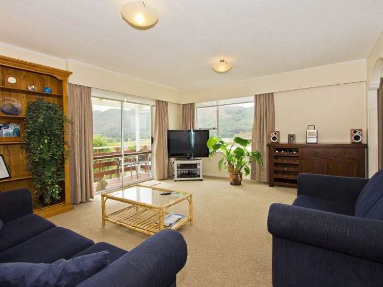 14 Naseby Grove Wainuiomata_9