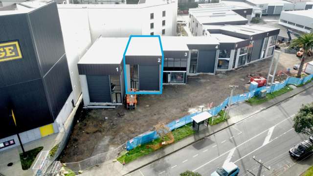 Industrial Unit with Trade Retail Potential