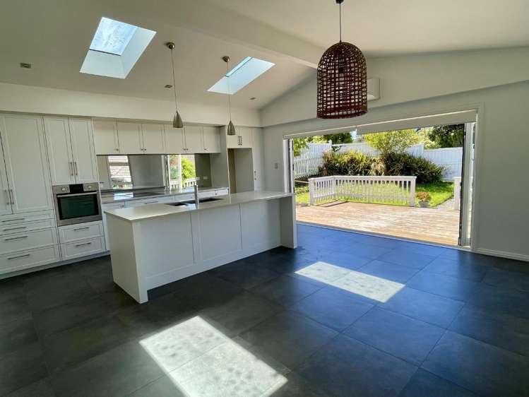 29 Marina Road Torbay_3