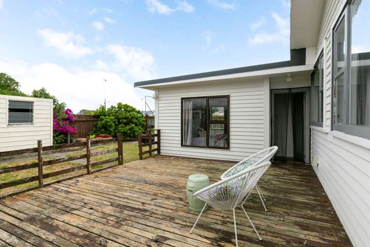 20 Bouverie Street Petone_16