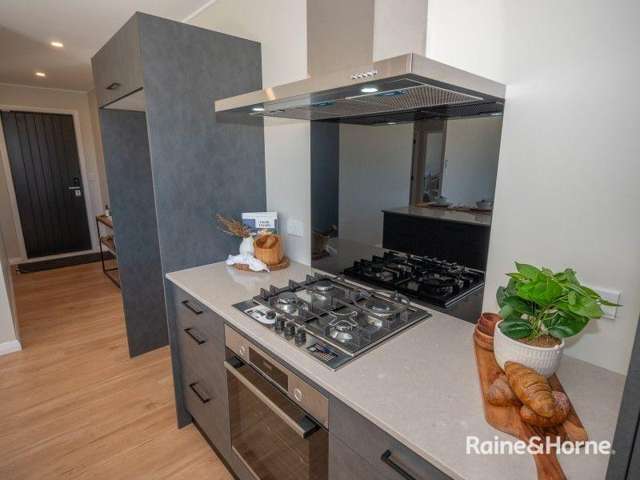 FOR RENT - NEAR NEW THREE BEDROOM TWO BATHROOM HOME - 640 PER WEEK