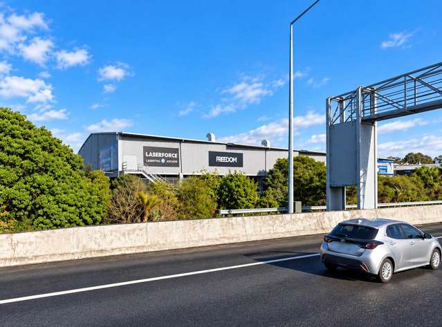 Unit G /19-29 Link Drive Wairau Valley_1