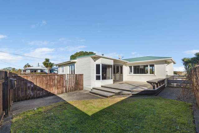 15 York Crescent Westown_2
