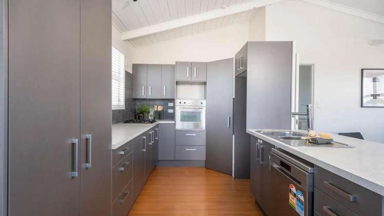 6 Liston Ave 11201_5