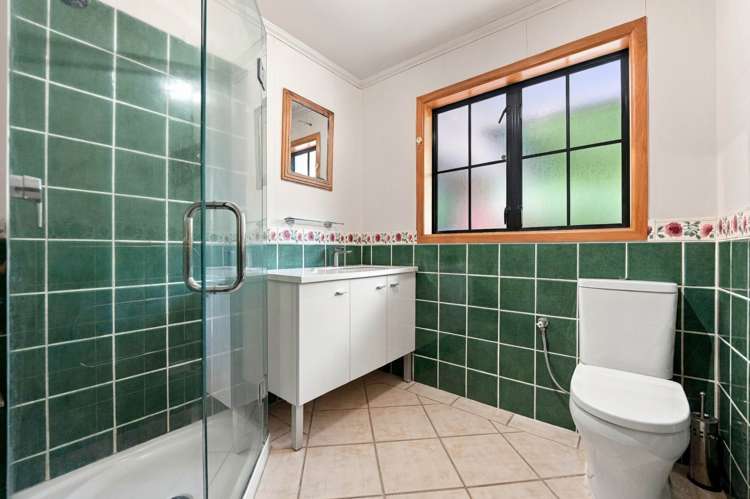 36 Oakwood Grove Eastern Beach_15