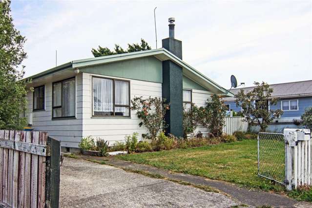 Charming 3-Bedroom Home with Sunroom & Double Garage