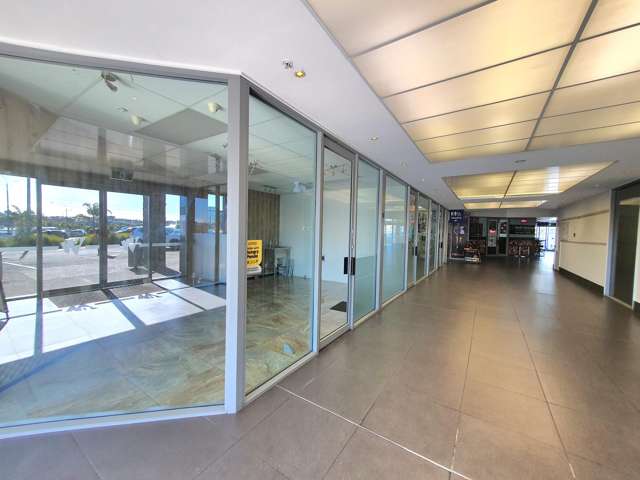 Shop 1/9/160 Wairau Road Wairau Park_1